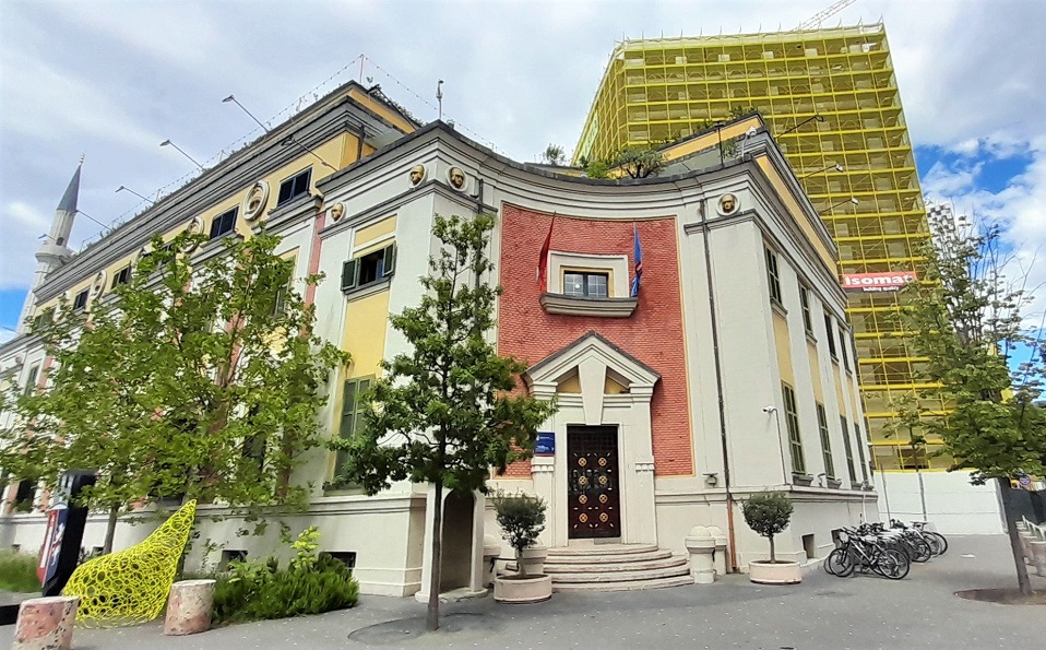 Detyrimet vjetore te taksave vendore per Bashkine Tirane do merren me email